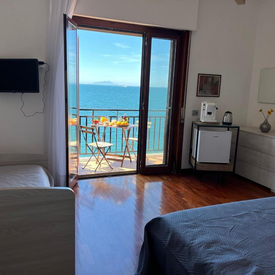 Bed and Breakfast Vip Sul Mare Кастелламмаре-ди-Стабия Экстерьер фото